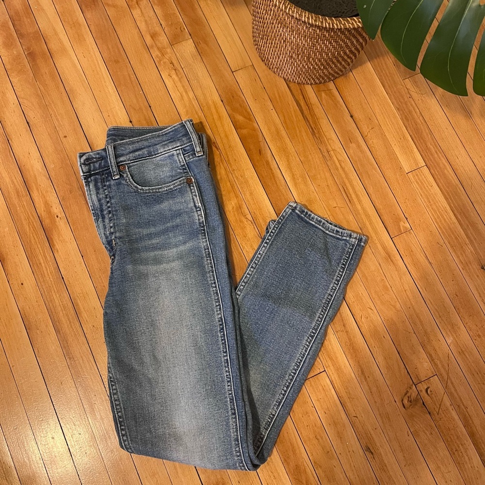Women’s  Blue Washed Jeans
